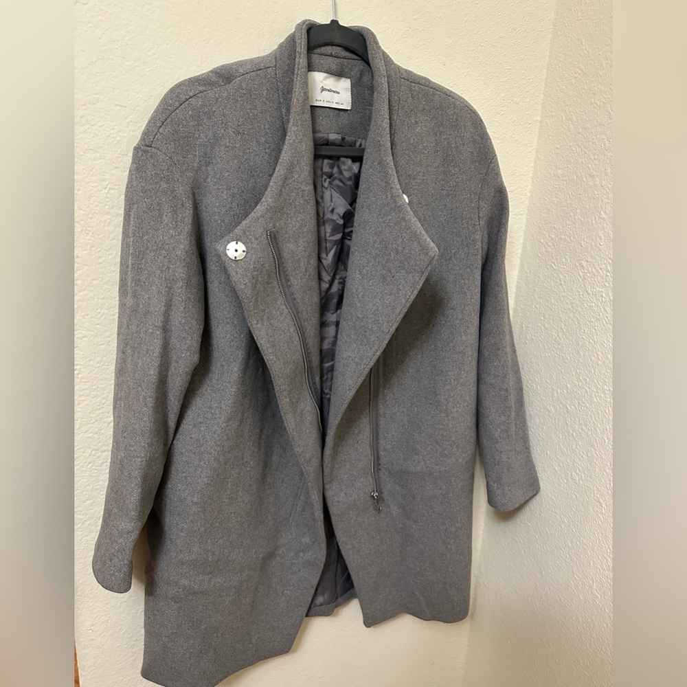 Stradivarious grey coat size Small